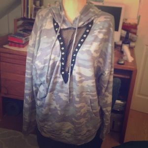 Soft camp hoodie /w fishnet v-neck
